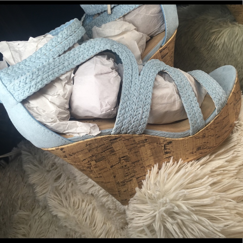 Blue wedges
